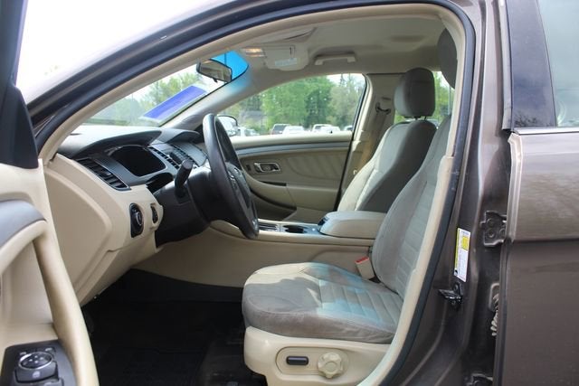 2015 Ford Taurus SE