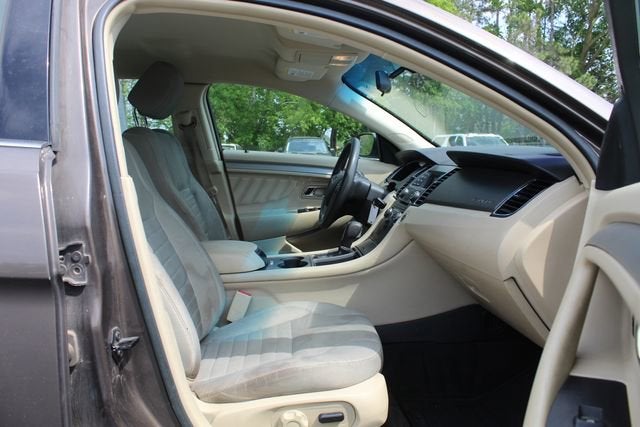 2015 Ford Taurus SE