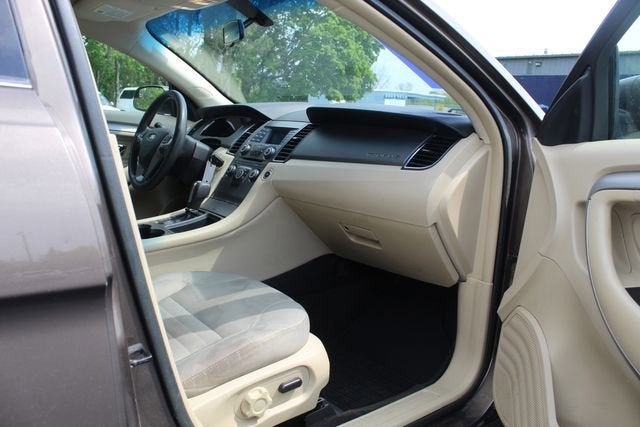2015 Ford Taurus SE