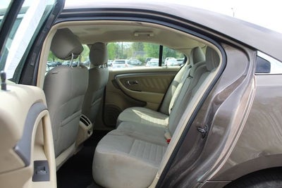 2015 Ford Taurus SE
