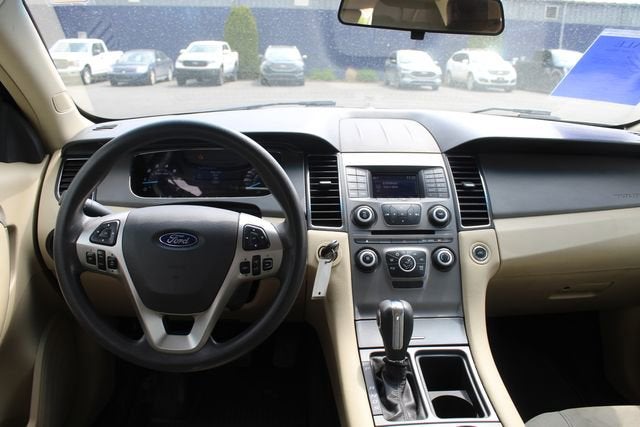 2015 Ford Taurus SE