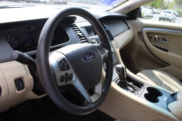 2015 Ford Taurus SE