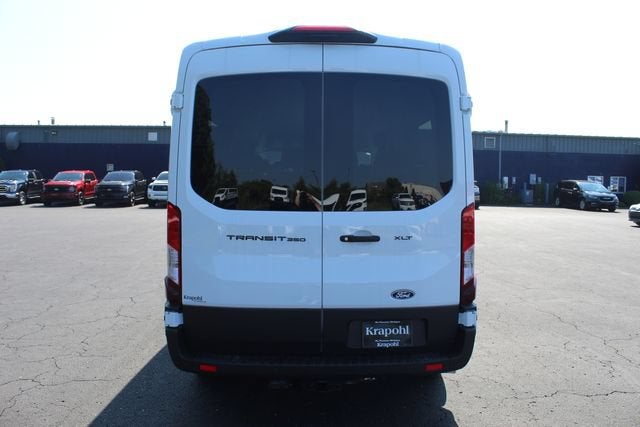 2026 Ford Transit Passenger Wagon XLT