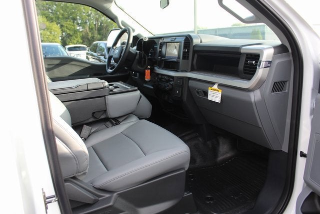 2025 Ford Super Duty F-350 SRW XL