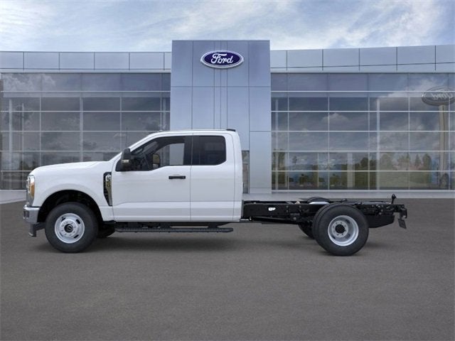 2026 Ford Super Duty F-350 DRW XL