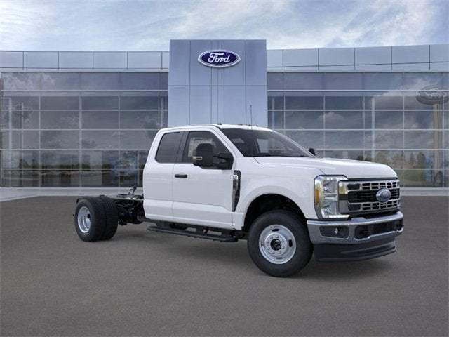 2026 Ford Super Duty F-350 DRW XL