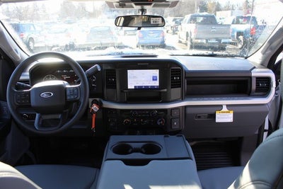 2026 Ford Super Duty F-350 DRW XL