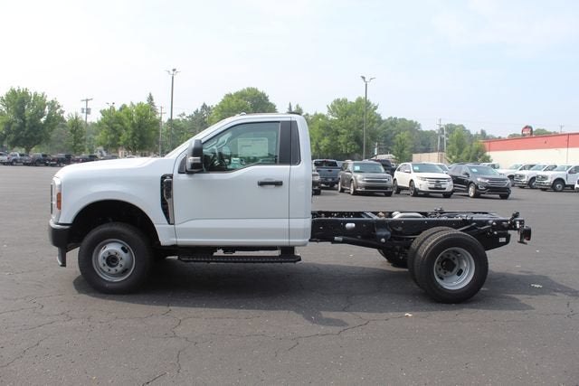 2026 Ford Super Duty F-350 DRW XL