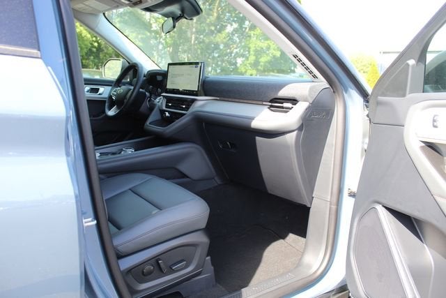 2026 Ford Explorer Active w/100A Pkg