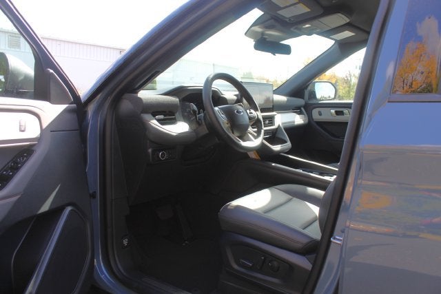 2027 Ford Explorer Active w/200A Pkg