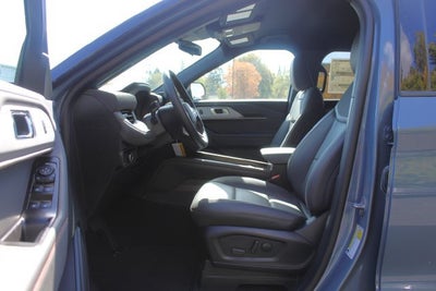 2027 Ford Explorer Active w/200A Pkg