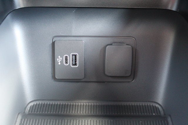 2027 Ford Explorer Active w/200A Pkg