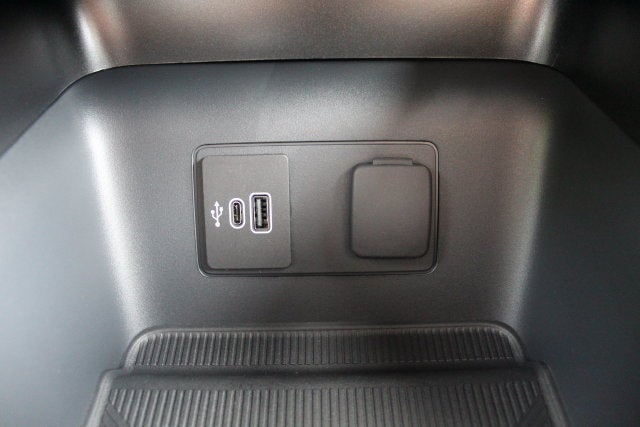 2027 Ford Explorer Active w/200A Pkg