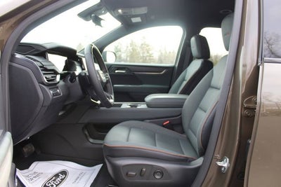 2024 GMC Acadia AWD AT4