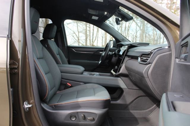 2024 GMC Acadia AWD AT4