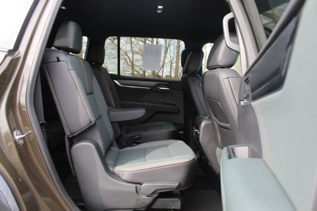 2024 GMC Acadia AWD AT4