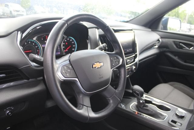2022 Chevrolet Traverse LT Cloth