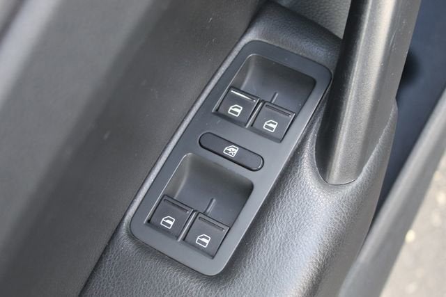 2015 Volkswagen Passat 1.8T Limited Edition