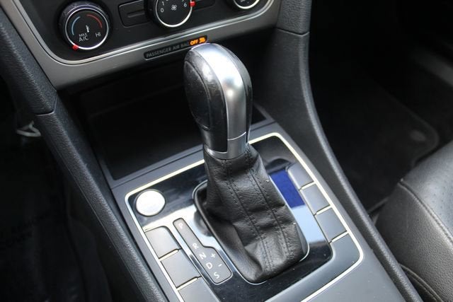 2015 Volkswagen Passat 1.8T Limited Edition