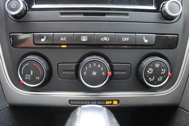 2015 Volkswagen Passat 1.8T Limited Edition