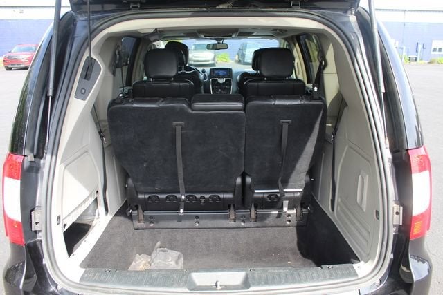 2011 Chrysler Town & Country Limited