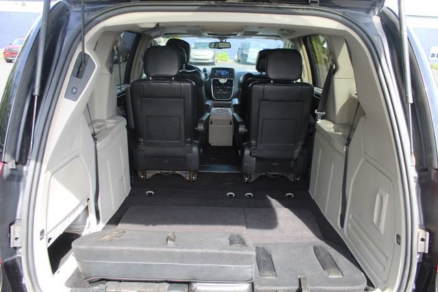 2011 Chrysler Town & Country Limited