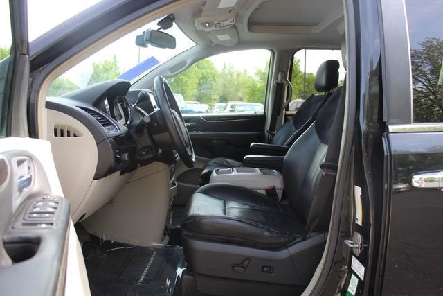 2011 Chrysler Town & Country Limited