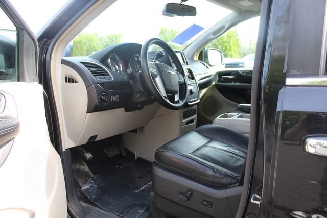 2011 Chrysler Town & Country Limited