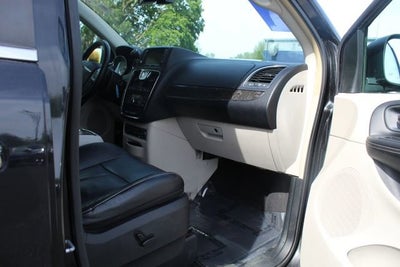 2011 Chrysler Town & Country Limited