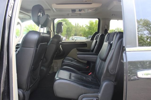 2011 Chrysler Town & Country Limited