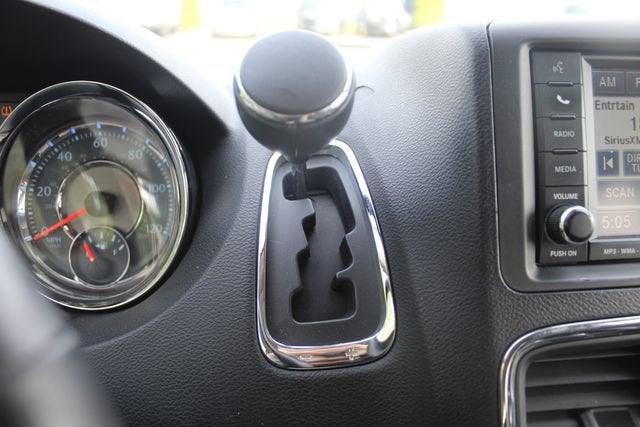 2011 Chrysler Town & Country Limited
