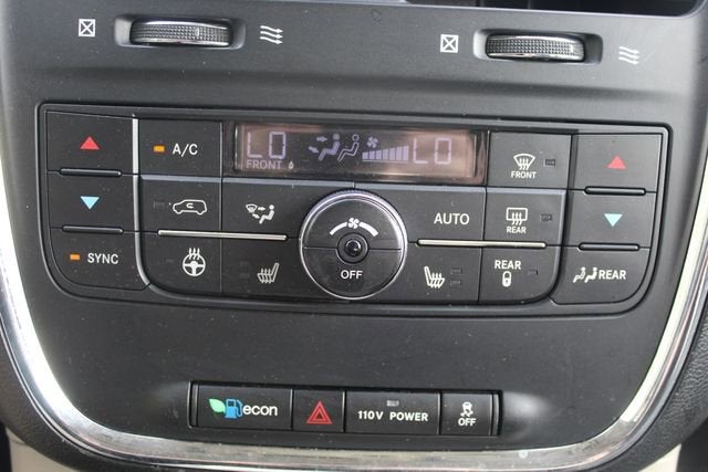 2011 Chrysler Town & Country Limited