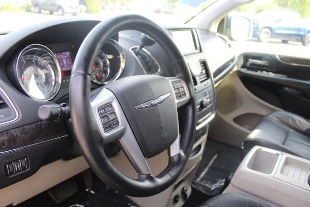 2011 Chrysler Town & Country Limited