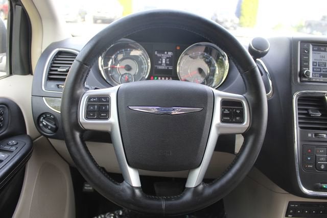 2011 Chrysler Town & Country Limited