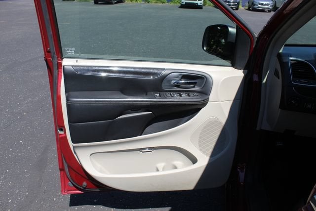 2015 Chrysler Town & Country Touring