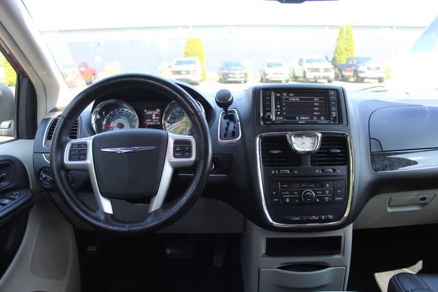 2015 Chrysler Town & Country Touring