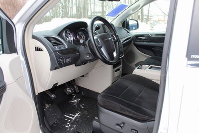 2012 Chrysler Town & Country Touring