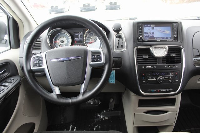 2012 Chrysler Town & Country Touring