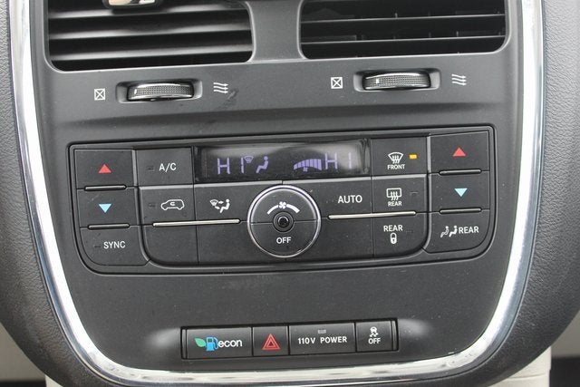 2012 Chrysler Town & Country Touring