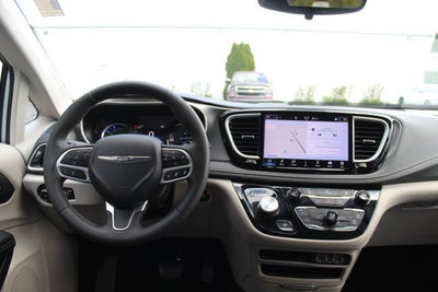 2024 Chrysler Pacifica Hybrid Select