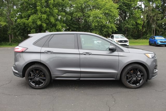 2022 Ford Edge ST Line