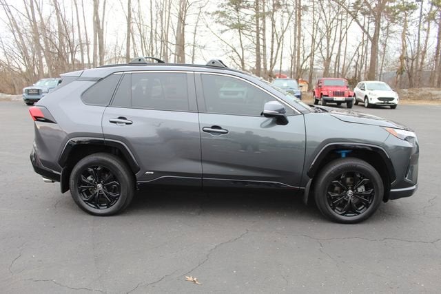 2023 Toyota RAV4 Hybrid SE