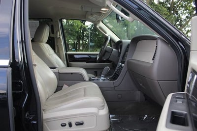 2016 Lincoln Navigator Select