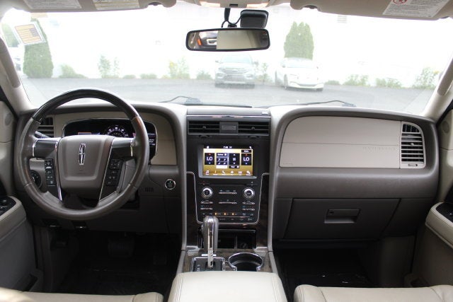 2016 Lincoln Navigator Select